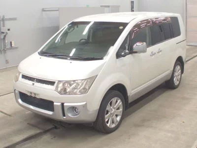 MITSUBISHI DELICA D5