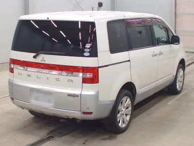 MITSUBISHI DELICA D5