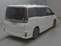 Цена авто Toyota Noah с аукционов Японии, номер кузова ZRR80W, пробег 76 000, оценка 8