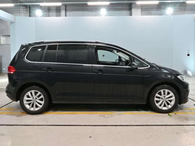 VOLKSWAGEN GOLF TOURAN