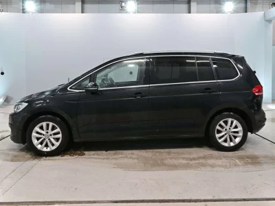 VOLKSWAGEN GOLF TOURAN