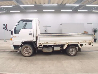 TOYOTA HIACE TRUCK