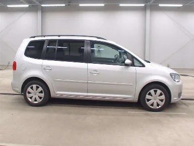 VOLKSWAGEN GOLF TOURAN