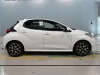 Цена авто Toyota Yaris с аукционов Японии, номер кузова MXPH10, пробег 24 000, оценка 6