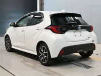 Цена авто Toyota Yaris с аукционов Японии, номер кузова MXPH10, пробег 24 000, оценка 6