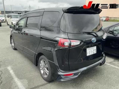 Toyota Sienta