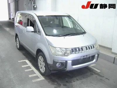 MITSUBISHI DELICA D5