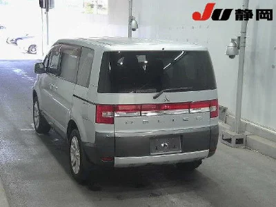 MITSUBISHI DELICA D5