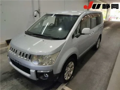 MITSUBISHI DELICA D5