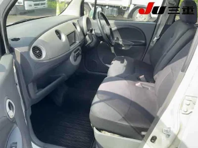 DAIHATSU MOVE LATTE