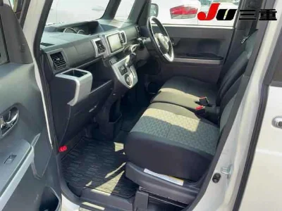 DAIHATSU WAKE