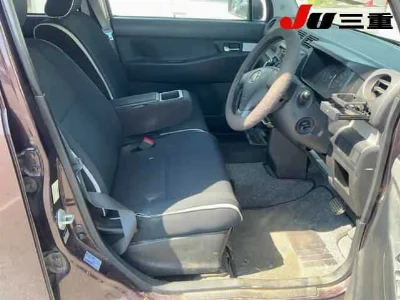 TOYOTA PIXIS SPACE