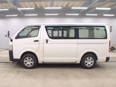 TOYOTA REGIUS VAN