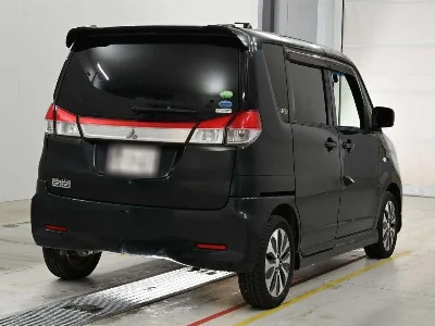 MITSUBISHI DELICA D2