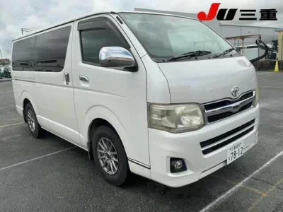 TOYOTA REGIUS VAN