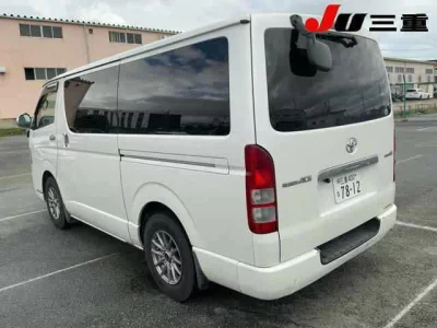 TOYOTA REGIUS VAN