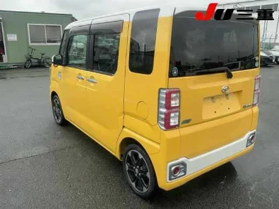DAIHATSU WAKE