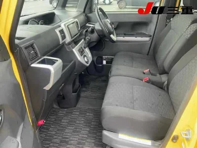 DAIHATSU WAKE