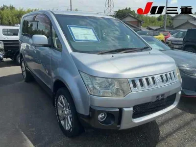 MITSUBISHI DELICA D5