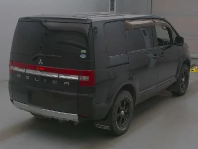 MITSUBISHI DELICA D5