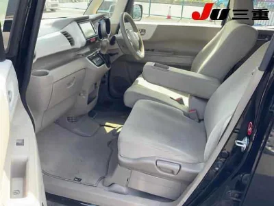 HONDA N BOX SLASH