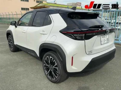 TOYOTA YARIS CROSS