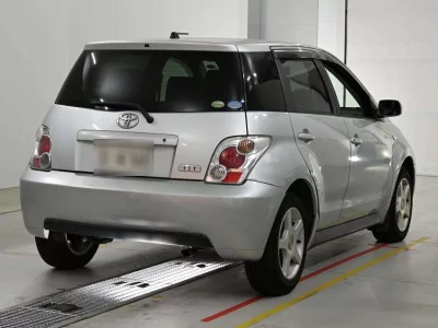 TOYOTA IST