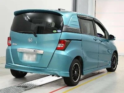 HONDA FREED SPIKE