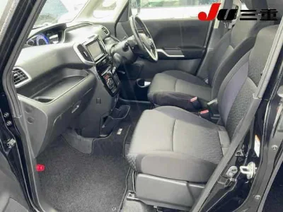 MITSUBISHI DELICA D2