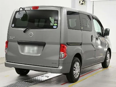 NISSAN NV200