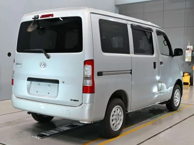 MAZDA BONGO VAN