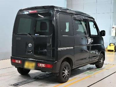 TOYOTA PIXIS VAN