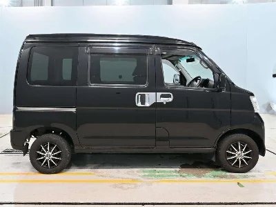 TOYOTA PIXIS VAN