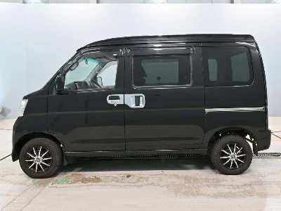 TOYOTA PIXIS VAN