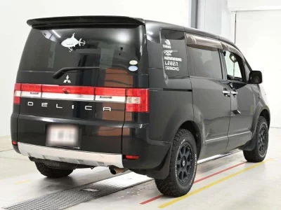 Mitsubishi DELICA D5