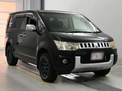 MITSUBISHI DELICA D5