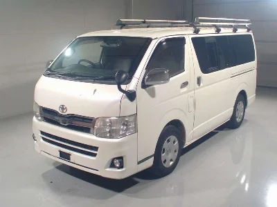 TOYOTA REGIUS VAN