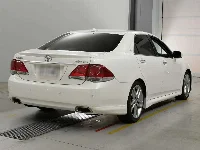 Цена авто Toyota Crown с аукционов Японии, номер кузова GRS200, пробег 72 000, оценка 3