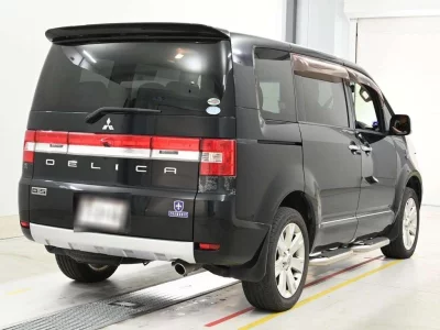 MITSUBISHI DELICA D5