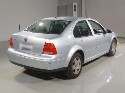 VOLKSWAGEN BORA