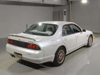 NISSAN SKYLINE
