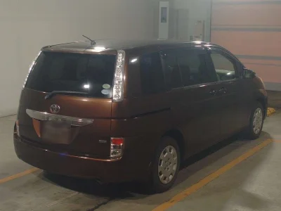 TOYOTA ISIS