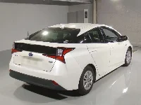 Цена авто Toyota Prius с аукционов Японии, номер кузова ZVW51, пробег 135 000, оценка 8