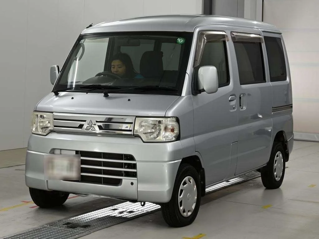 Mitsubishi Minicab 2012
