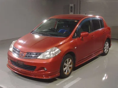 NISSAN TIIDA