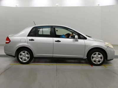 NISSAN TIIDA LATIO