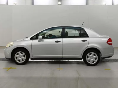 NISSAN TIIDA LATIO
