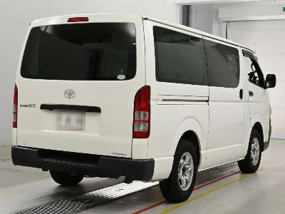 TOYOTA REGIUS VAN
