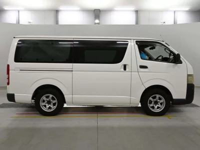 TOYOTA REGIUS VAN