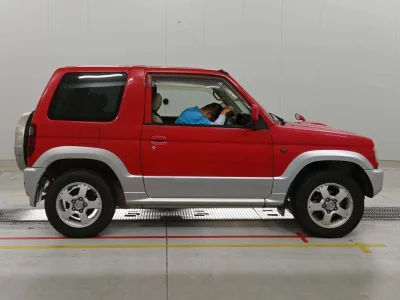 MITSUBISHI PAJERO MINI